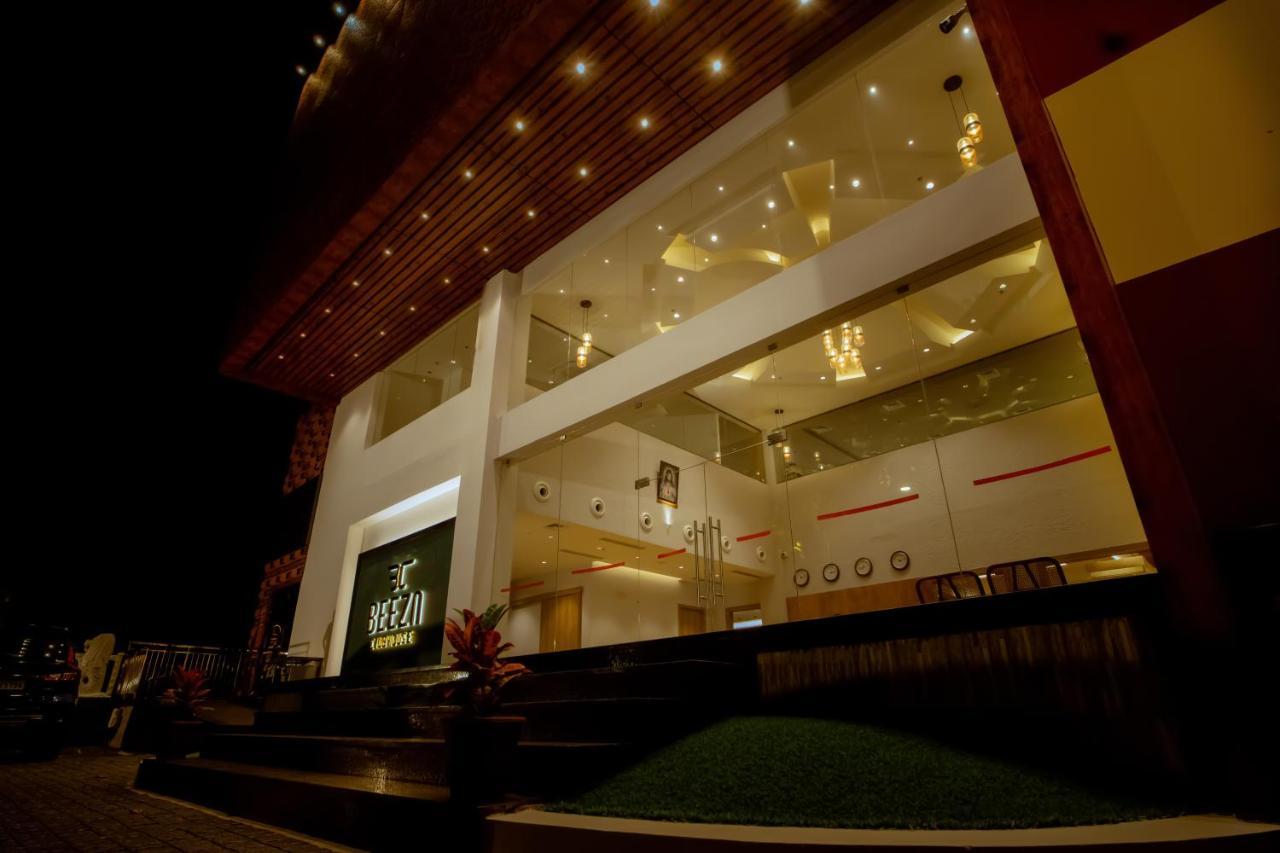 Beeza Clubhouse Hotel Kottayam Bagian luar foto