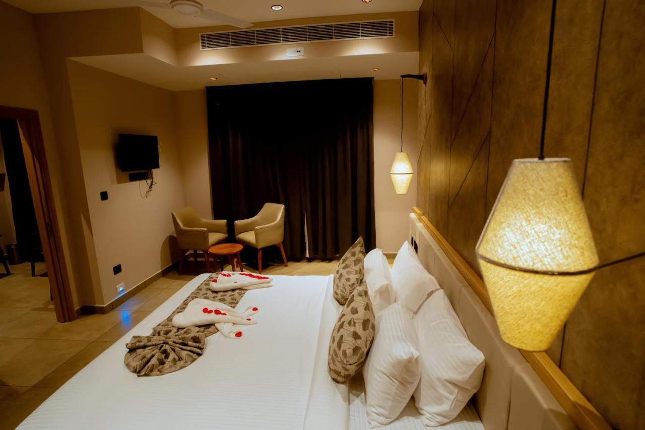Beeza Clubhouse Hotel Kottayam Bagian luar foto